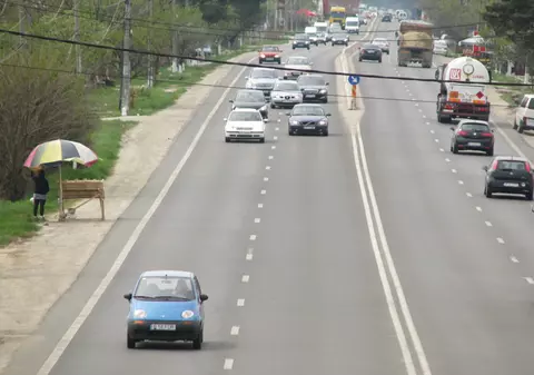 Cum conduceţi pe caniculă  ca să fiţi în siguranţă
