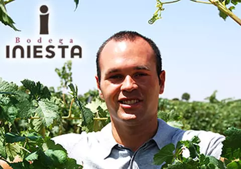 Vinurile catalanului Andrés Iniesta ajung în România