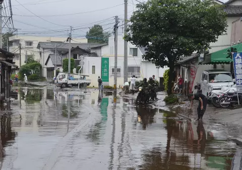Cel puțin trei morți în inundațiile din Japonia