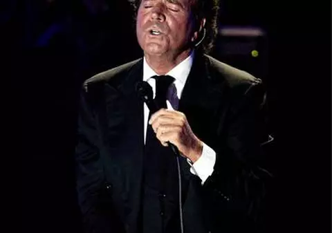 Julio Iglesias: "Am încercat să mă sinucid de două ori"