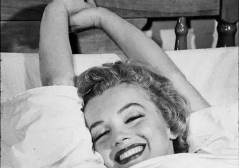 Ultimul cec semnat de Marilyn Monroe a fost scos la licitaţie. Vezi ce şi-a cumpărat vedeta!