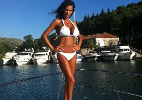 Nicoleta Luciu, HOT în costum de baie. Uite cum arată fără Photoshop. Îți place?