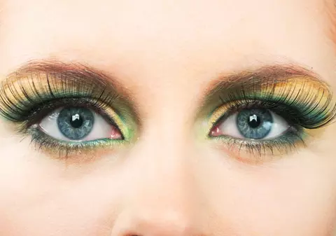 Culoarea ochilor dezvăluie care sunt afecţiunile de piele de care poţi suferi