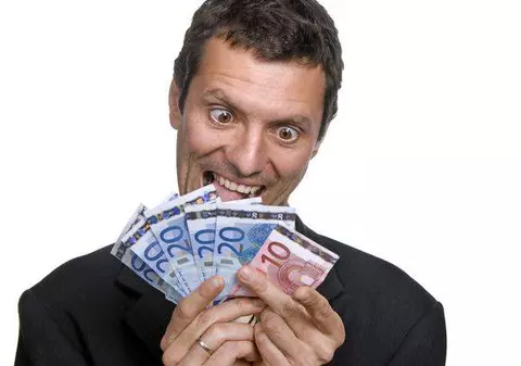 ”Vârful crizei nu a fost atins. Este posibilă o nouă recesiune în România”, sunt de părere specialiștii