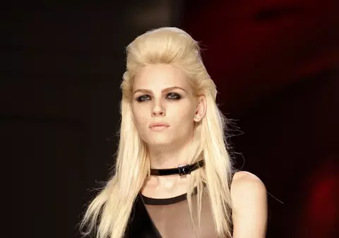 Se iubeşte cu bărbaţi sau cu femei? Secretele celui mai CONTROVERSAT MODEL vor fi dezvăluite într-un reality-show!