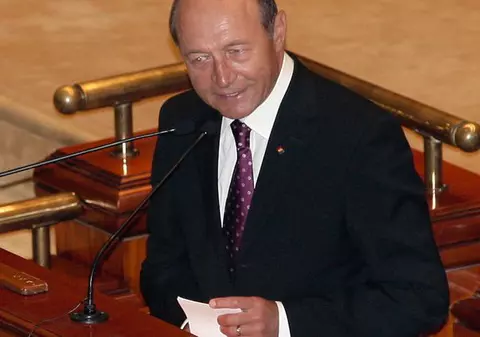 Ce a vorbit Merkel cu Băsescu la telefon. DEZVĂLUIREA, acum câteva minute