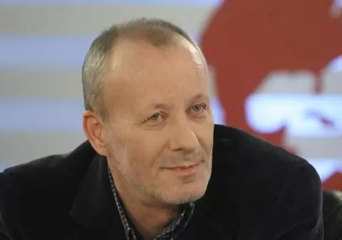 Andrei Gheorghe PORUNCEŞTE CURŢII CONSTITUŢIONALE: "Vă ordon, declaraţi referendumul..."