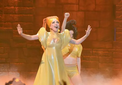 Lady Gaga, show extravagant în Piața Constituției! Vezi imagini inedite cu artista! | FOTO