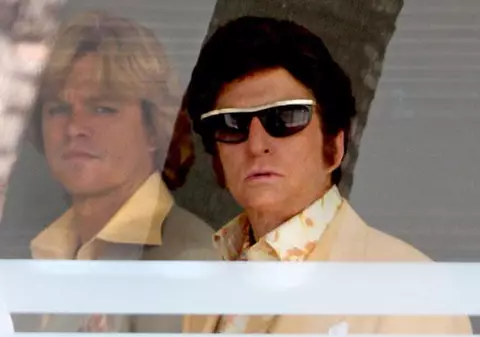 Aproape de nerecunoscut! Michael Douglas şi Matt Damon, surprinşi ca IUBIŢI