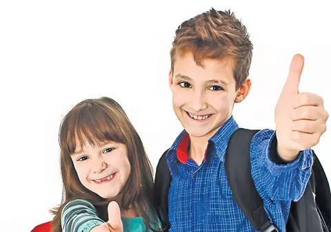 Rechizitele pentru micii școlari nu trebuie să-ți destabilizeze neapărat bugetul. Ia-le ghiozdane «șmechere» cu bani puțini