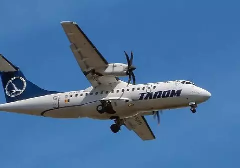 PANICĂ pe aeroport! Un avion al companiei Tarom a ieşit de pe pista la aterizare