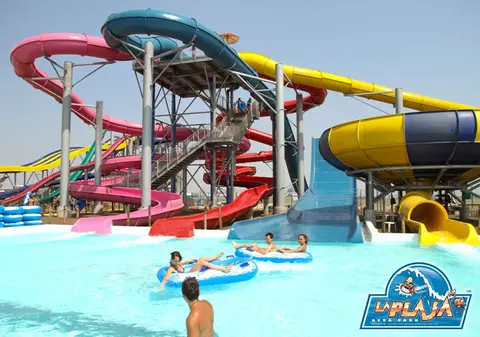 Vezi cât COSTĂ INTRAREA şi CUM ARATĂ CEL MAI MARE PARC DE DISTRACŢII ACVATIC DIN ROMÂNIA! 