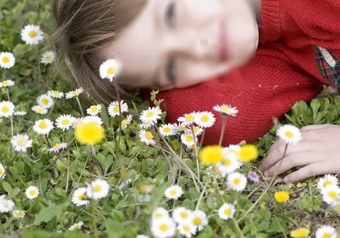 Fetiţa unor români, în vârstă de patru ani, a murit de foame în Belgia