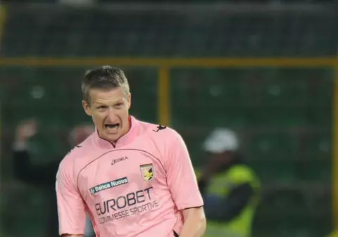 Dorin Goian, jucătorul italienilor de la Spezia, va sta pe tuşă patru etape. A agresat un arbitru