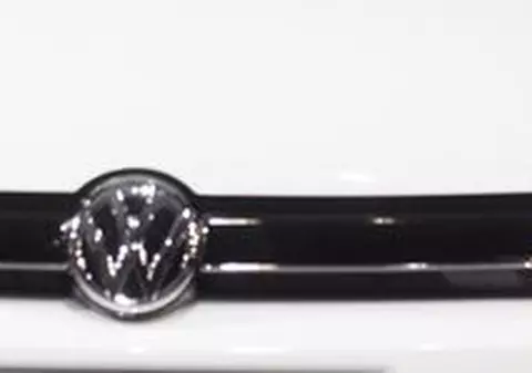 Volkswagen Golf 7 îşi va face apariţia la Berlin în septembrie | VIDEO