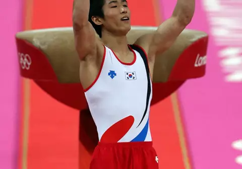 Răsplătit regeşte pentru rezultate! Un gimnast din Coreea de Sud va primi un apartament pentru medalia de aur!