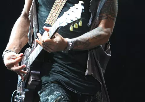 Concertul lui Lenny Kravitz de la Bucureşti, amânat pentru 2013