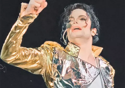 DEZVĂLUIRI ŞOCANTE! Michael Jackson reuşea pe scenă CE ŞI-AR DORI ORICE FEMEIE