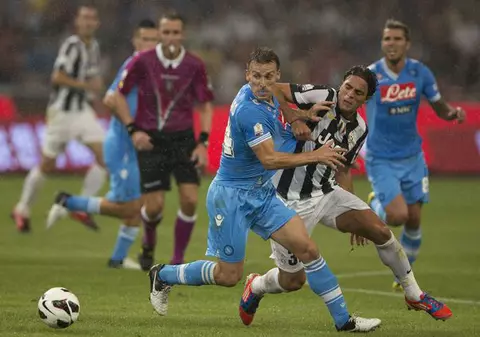 Veşti bune pentru microbişti: YouTube va transmite în direct meciuri de fotbal