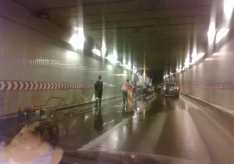 Ploaia blochează din nou Capitala! Circulația oprită în Pasajul Unirii din cauza inundațiilor