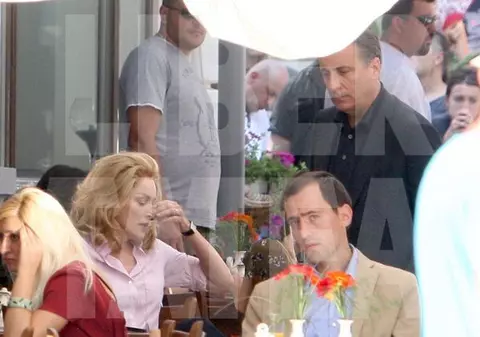 Sharon Stone și Andy Garcia au băut și s-au distrat într-un local de fițe din București