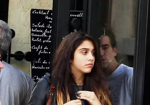 Fiica Madonnei şi-a ras o parte din părul de pe cap. Vezi cum a reacţionat cântăreaţa!