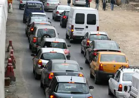 Ministerul Transporturilor continuă cârpeala! Nu avem autostrăzi aşa că ministrul a decis să permită circulaţia cu viteză mai mare prin localităţi