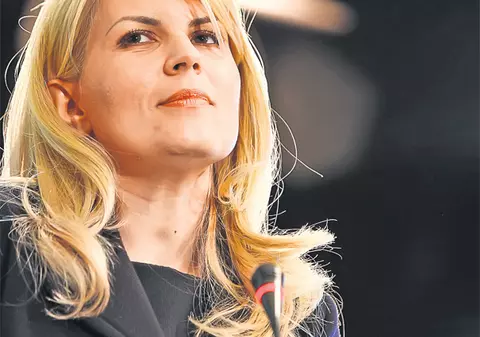 Elena Udrea a «umblat» pe textele lui Adrian Păunescu! | EXCLUSIV