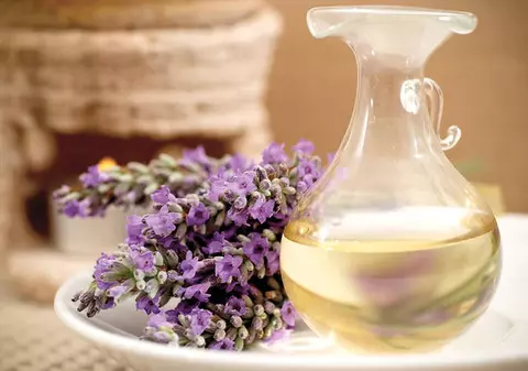 Aromaterapia întinereşte pielea