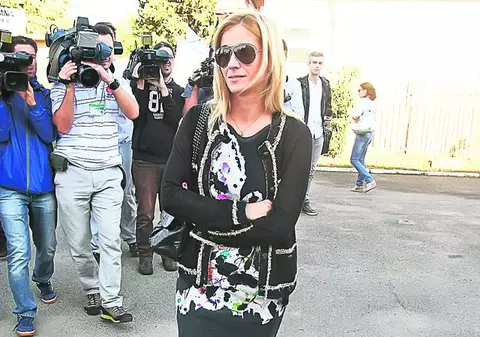 Soţii Truică se bat pe paşapoartele fetelor