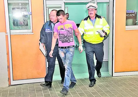 Pentru că a condus beat, a ajuns la poliţie, la spital, apoi la... descarcerare!