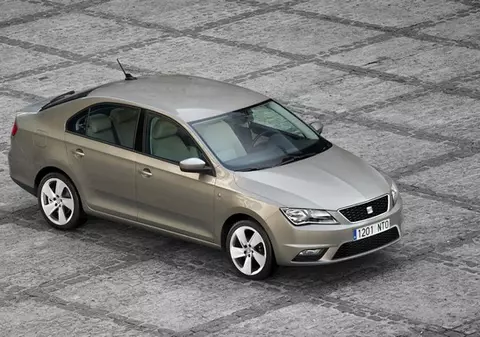 Noul Seat Toledo îţi ia minţile. Maşina arată fabulos! | FOTO