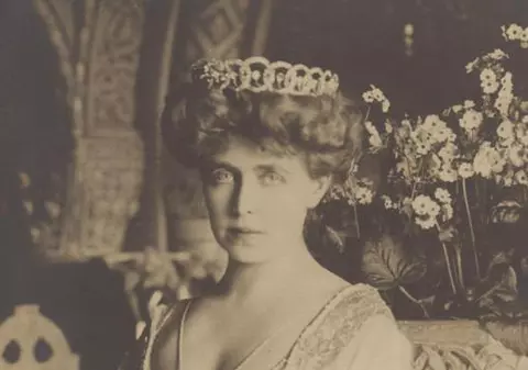 PIESE DE ISTORIE, scoase la licitaţie. Vezi la ce PREŢURI sunt estimate obiecte ale Casei Regale! 