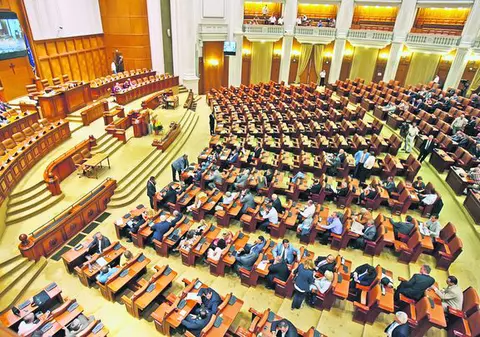 Viitorul Parlament ne va arde la buzunare. 56.000.000 lei în plus pe huzurul aleşilor