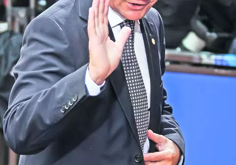 Ce făcea BĂSESCU, în timp ce în ROMÂNIA se numărau voturile care aduceau victoria USL