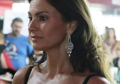 Ce decolteu generos a avut Ramona Bădescu la premiera "Despre oameni şi melci" | FOTO