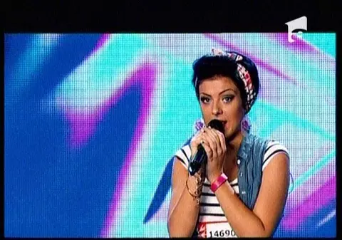 INCREDIBIL! Cheloo a fost impresionat de rapp-ul unei fete: ”Cel mai bun de până acum!” Le-a dat clasă băieților de cartier!