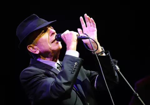 Leonard Cohen a primit bijuterii Kabbalah de la Thea Haimovitz