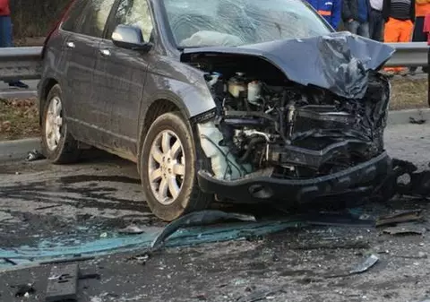 Au murit în accident de maşină, dar familiile vor primi 620.000 de euro