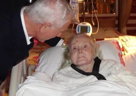 Zsa Zsa Gabor şi-a dat seama că medicii i-au amputat piciorul. LA 18 LUNI DUPĂ OPERAŢIE!