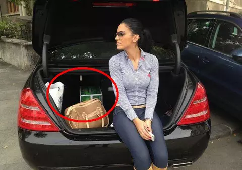 Adelina, ce-ţi mai place berea! Vedeta merge cu baxurile în portbagaj | FOTO