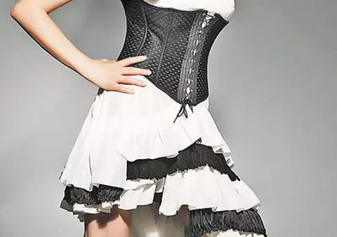 O cunoscută vedetă nu mai avea curaj să iasă din casă: "Nopți la rând nu am dormit, îmi era teamă să ies din dormitor și am stat baricadată, în pat, cu ochii în tavan"