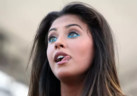 Ce spune ANTONIA despre FEMEILE care o INVIDIAZĂ