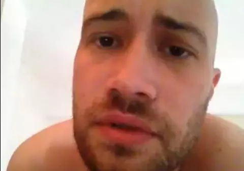 Bendeac, MAHMUR și LA BUSTUL GOL: ”Mi-e dor să te sărut, să te simt, să te respir!” VIDEO