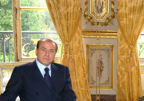 A îmbătrânit sau nu mai are bani? Berlusconi a vândut vila în care îşi ţinea celebrele petreceri bunga-bunga