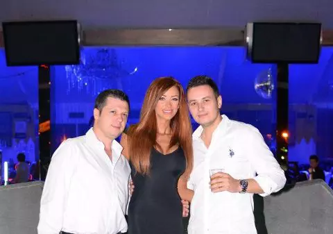 Cristea, ai văzut? Bianca Drăguşanu, ASALTATĂ DE BĂRABŢI! | FOTO 