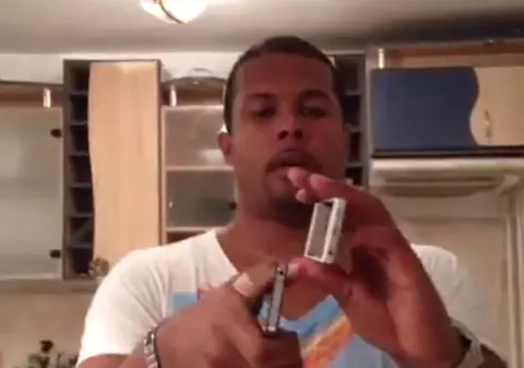 Cabral și-a "tras" iPhone 5: "În mână vine bine!". Uite cum arată! VIDEO