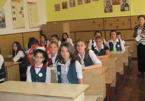 S-a întors în clasă după 2 ani în care a dormit! FOTO