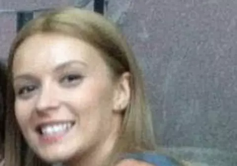 Diana Dumitrescu, la dietă, dar cu tava de prăjituri în brațe | FOTO