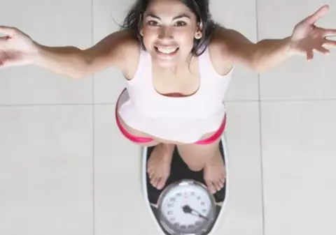 INCREDIBIL! 6 mese pe zi te scapă de kilogramele în plus!